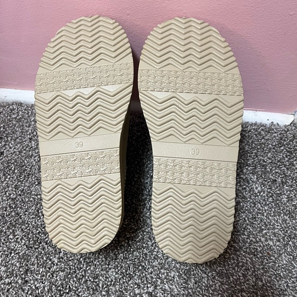 Platform mini boot slippers ❤️ - Picture 5 of 7